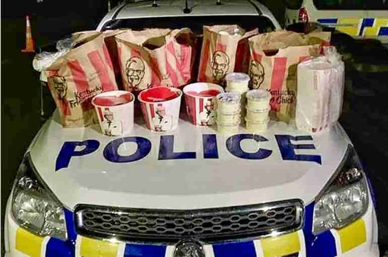 New Zealand Police Caught Two Gang Members Smuggling A Trunk Of KFC Into A Locked Down City